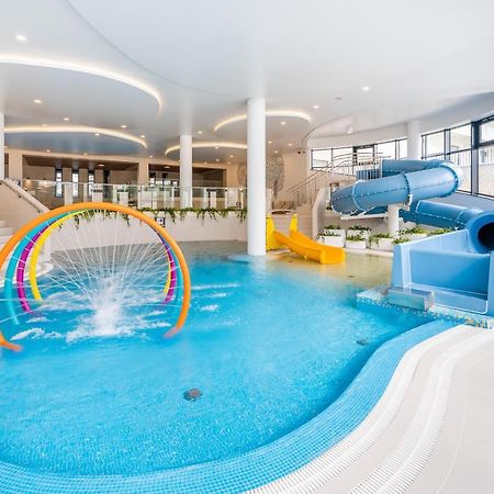 Polanki Aqua Apartamenty Nielimitowany Dostep Do Basenow Parking Free Kołobrzeg Exteriör bild